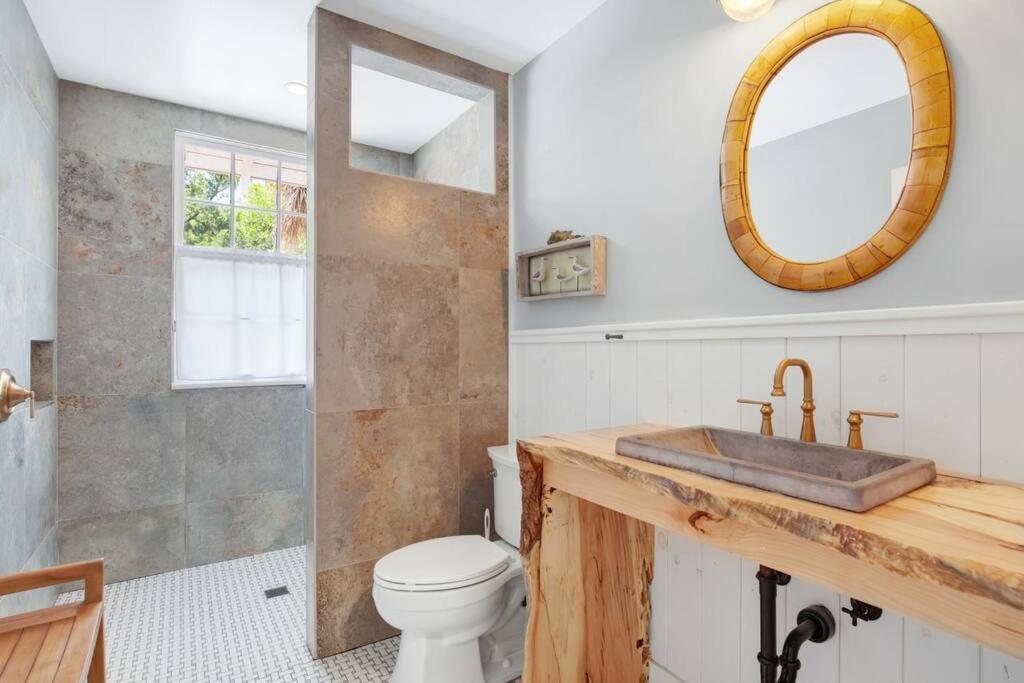 5 Bed 3 Ba House W Private Pool