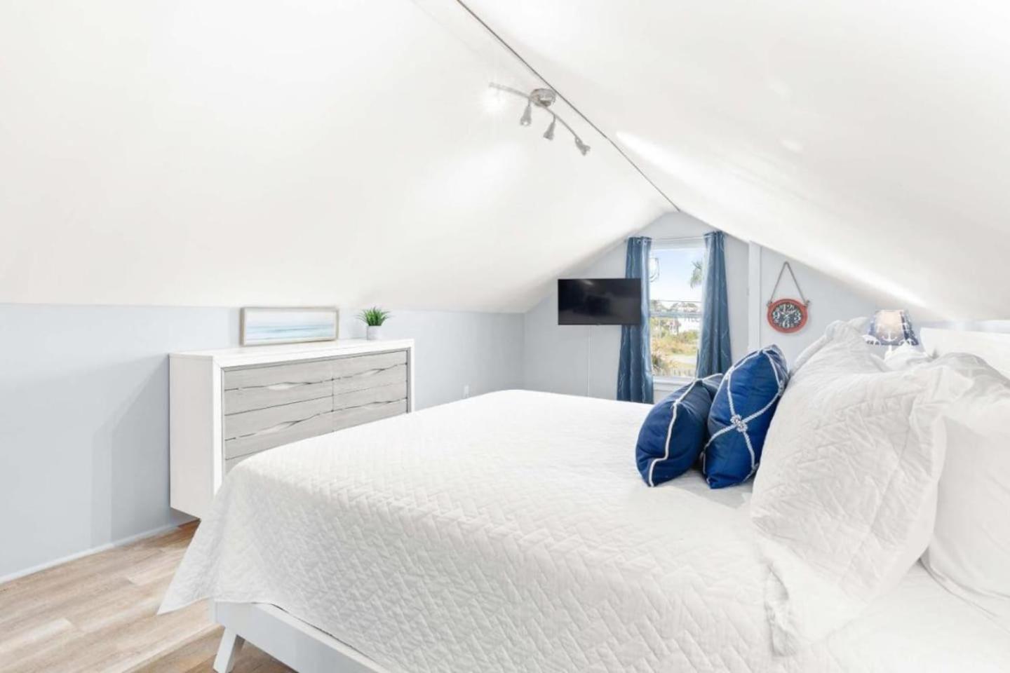 2 Adjoining For 10 People Holiday home *