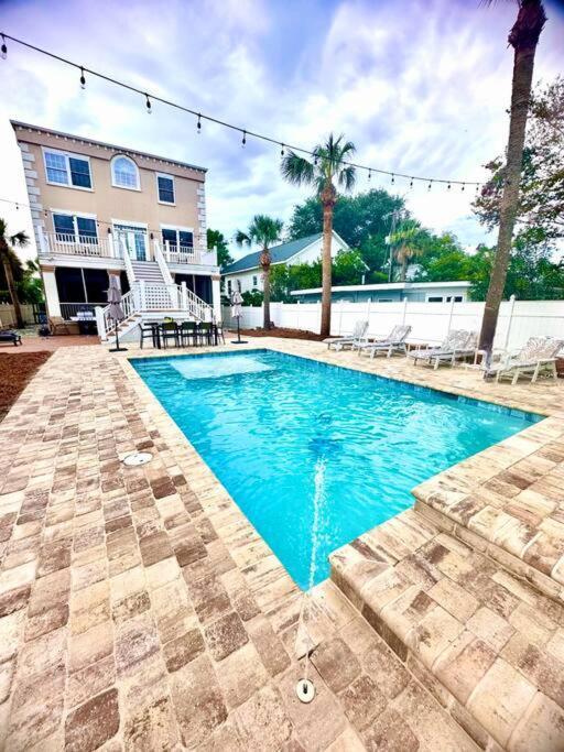 Unique 7-br Entire Near Downtown Tybee With Private Pool