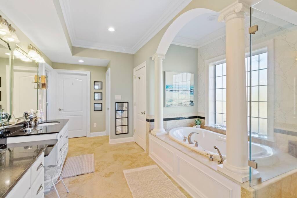 Holiday home Unique 7-br Entire Near Downtown Tybee With Private Pool