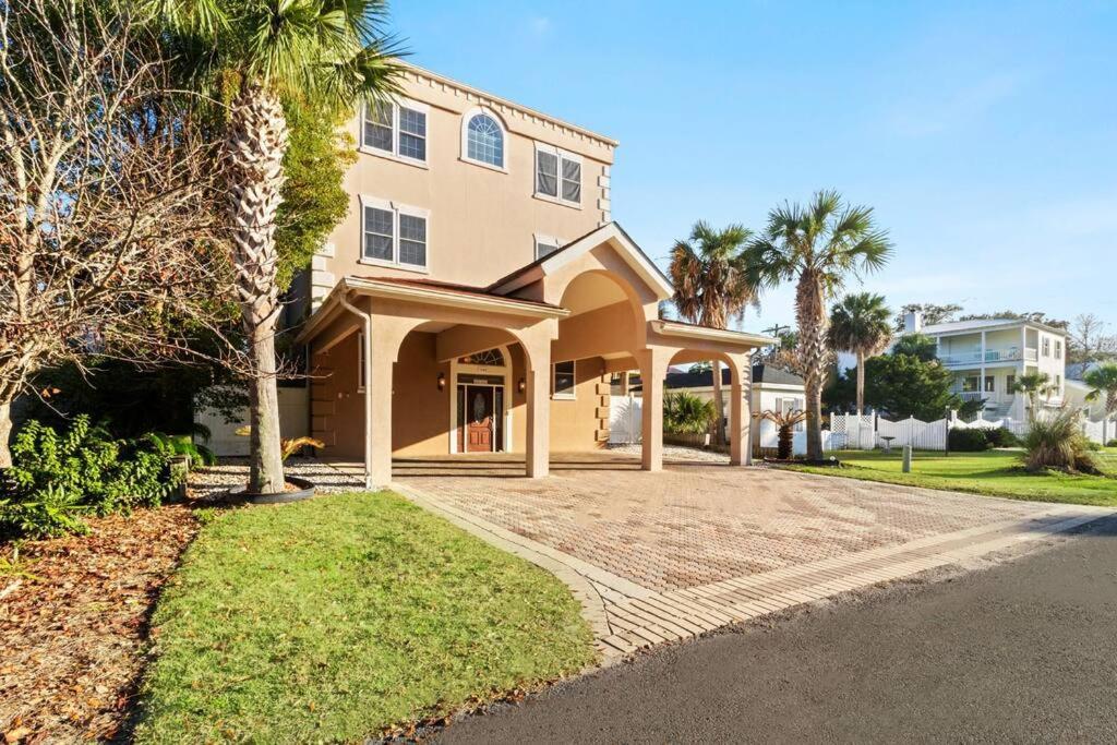 Holiday home Unique 7-br Entire Near Downtown Tybee With Private Pool *