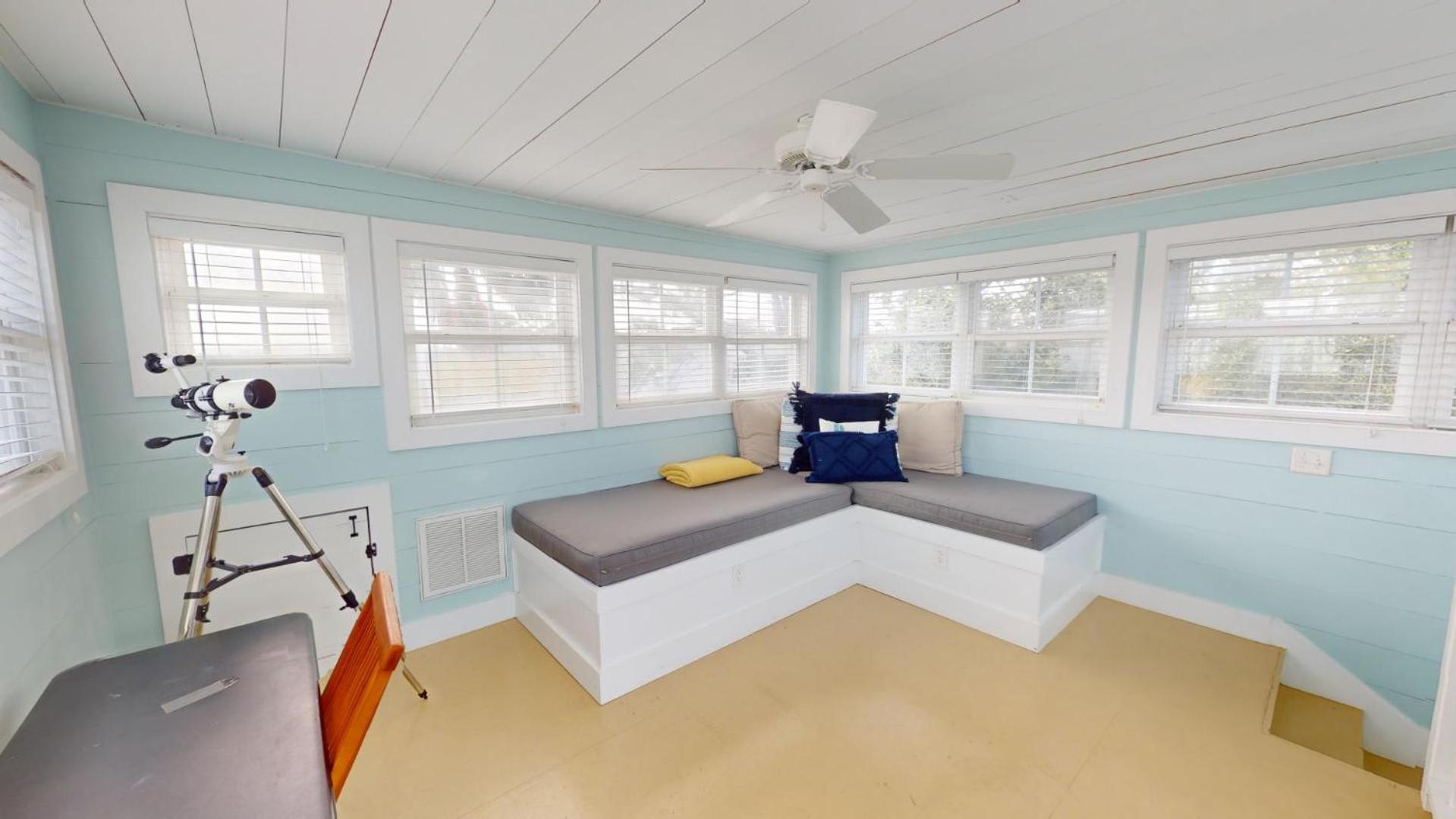 Miss Us Howl By Tybee Vacation Holiday home