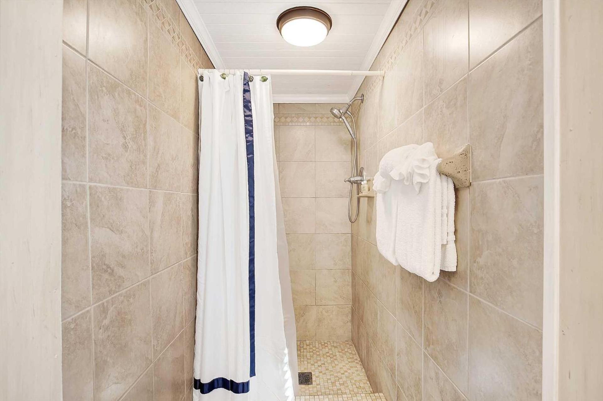 Suncatcher 1508-2nd Avenue A Holiday home *