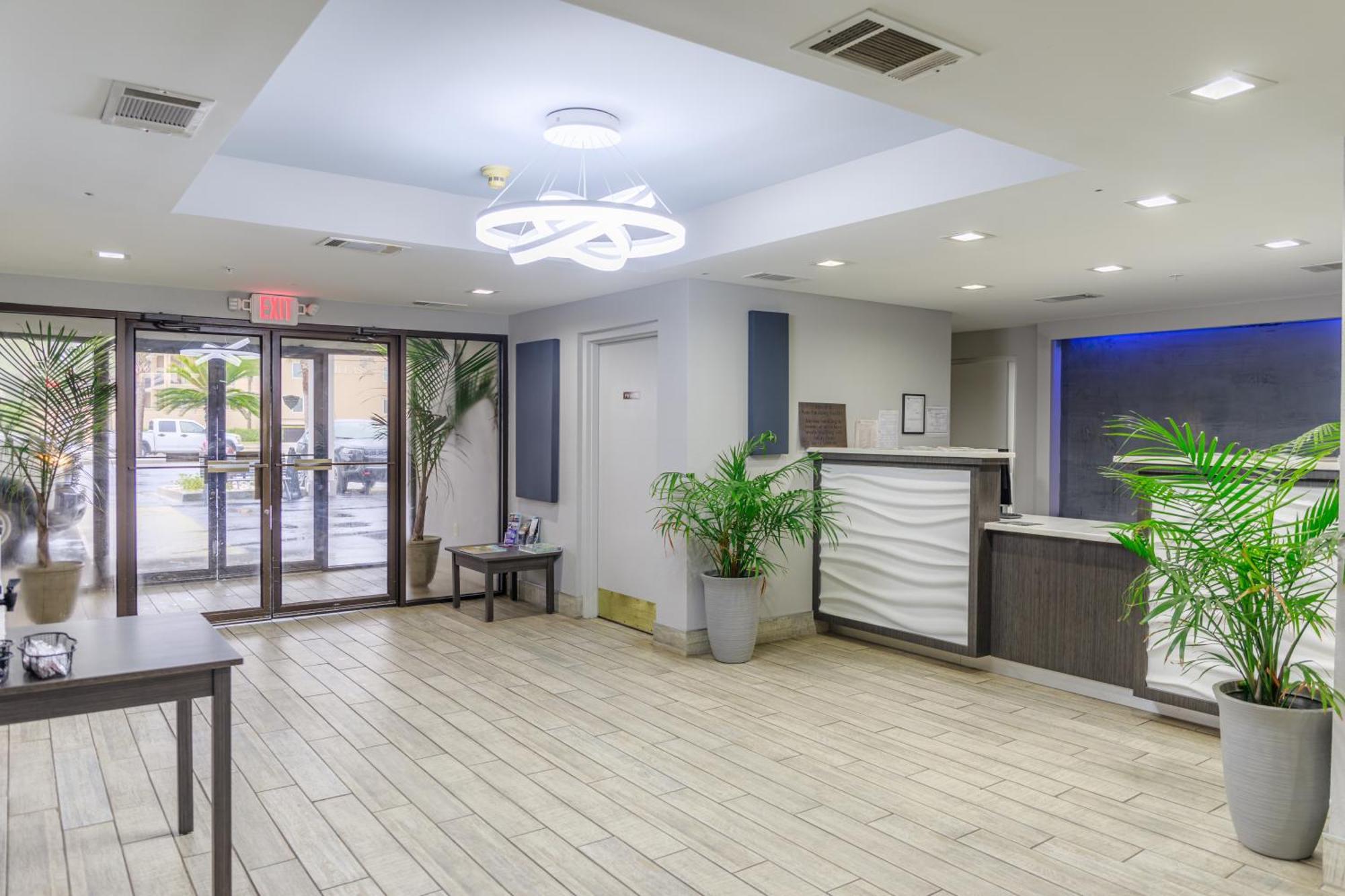 Admiral's On Hotel 3*