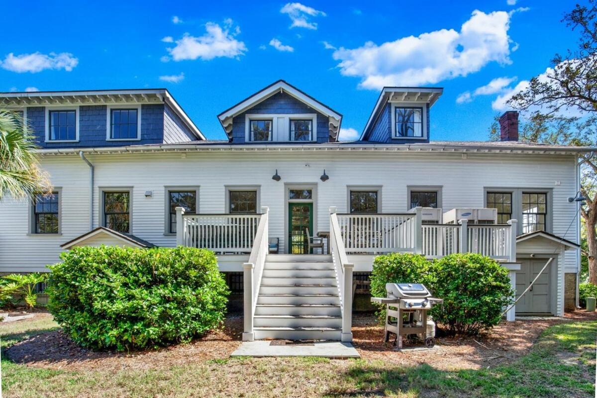 Historic Quarters At The Commissary 3 Unit Estate *