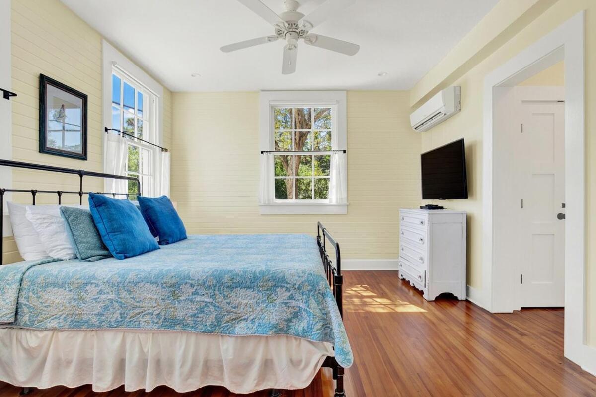 Historic Quarters At The Commissary 3 Unit Estate Apartment *