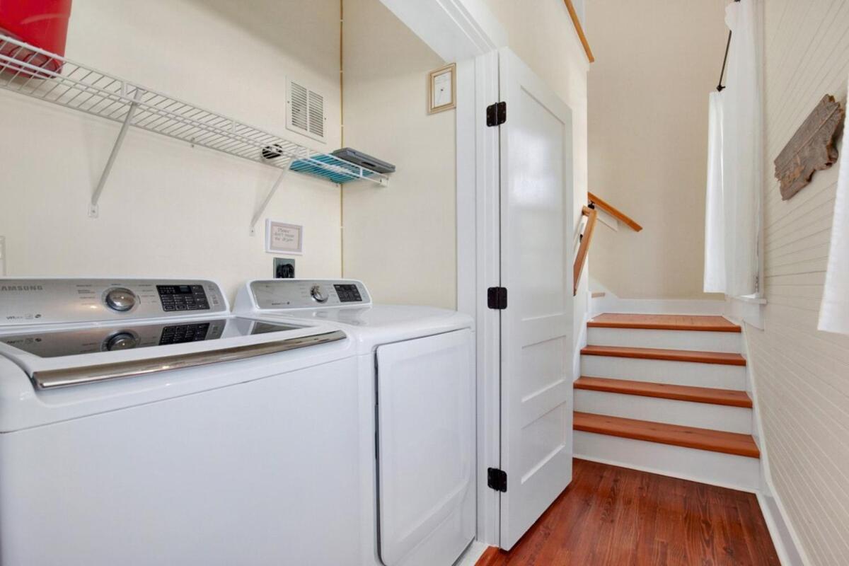 Historic Quarters At The Commissary 3 Unit Estate *