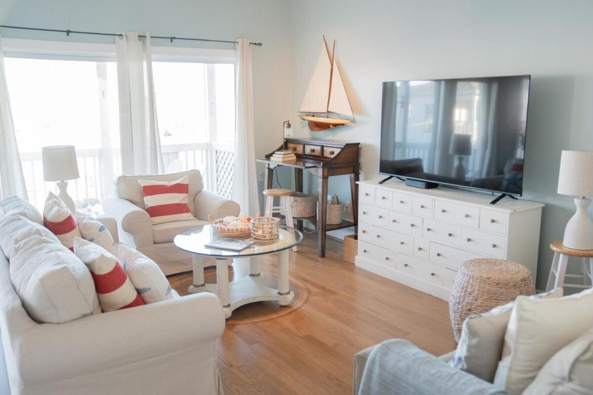 Nautical Nest 2 Bed 2 Bath Walk To *