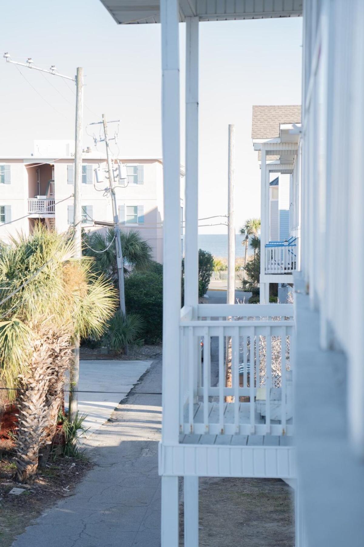 Nautical Nest 2 Bed 2 Bath Walk To Apartment *