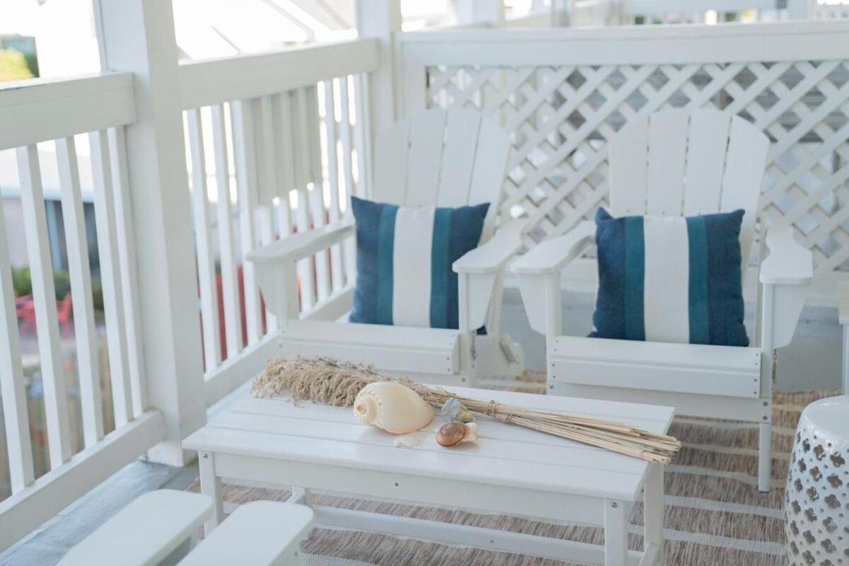 Nautical Nest 2 Bed 2 Bath Walk To Apartment *