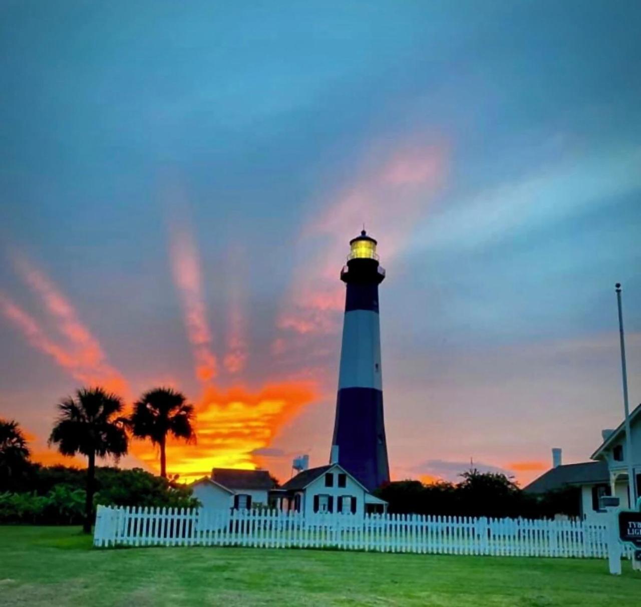 Tybee Retreat Unit 4 *