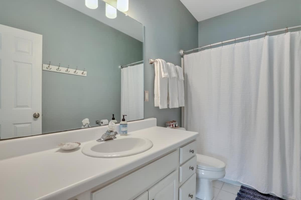 Lovely Tybee Short Walk To The With Lots Of Amenities * Tybee Island