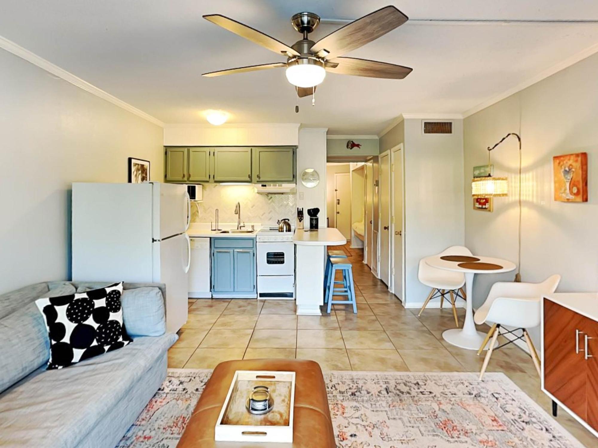 Racquet A133 Apartment *