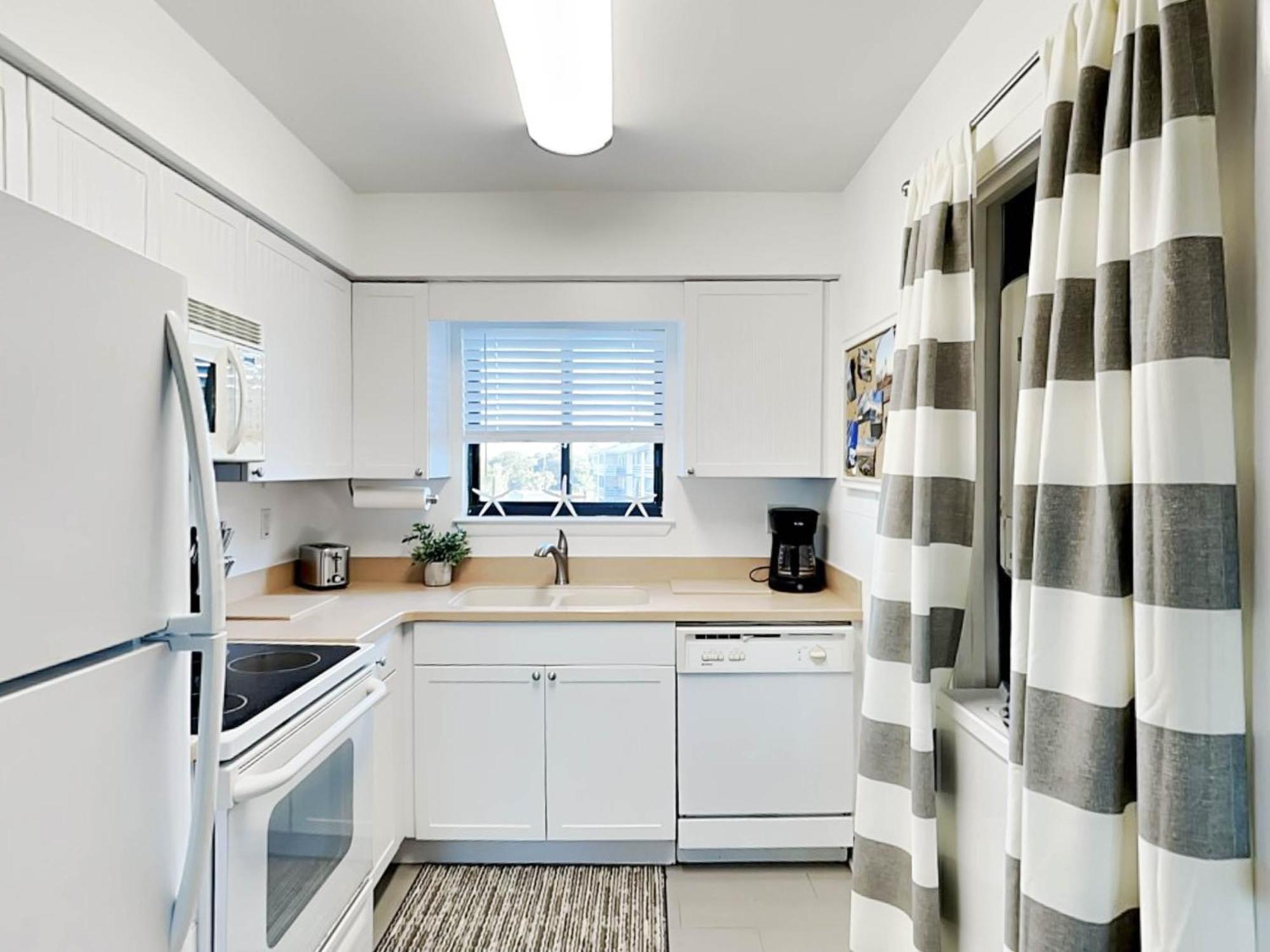 Lighthouse Point 15c Apartment