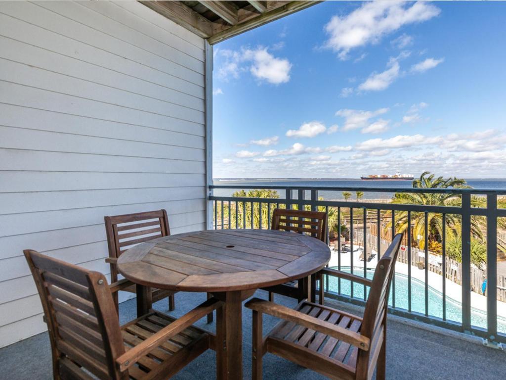 Bay View 203