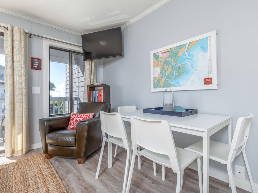 Racquet B202 Apartment *