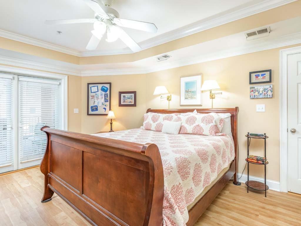 Apartment Brass Rail 214 *