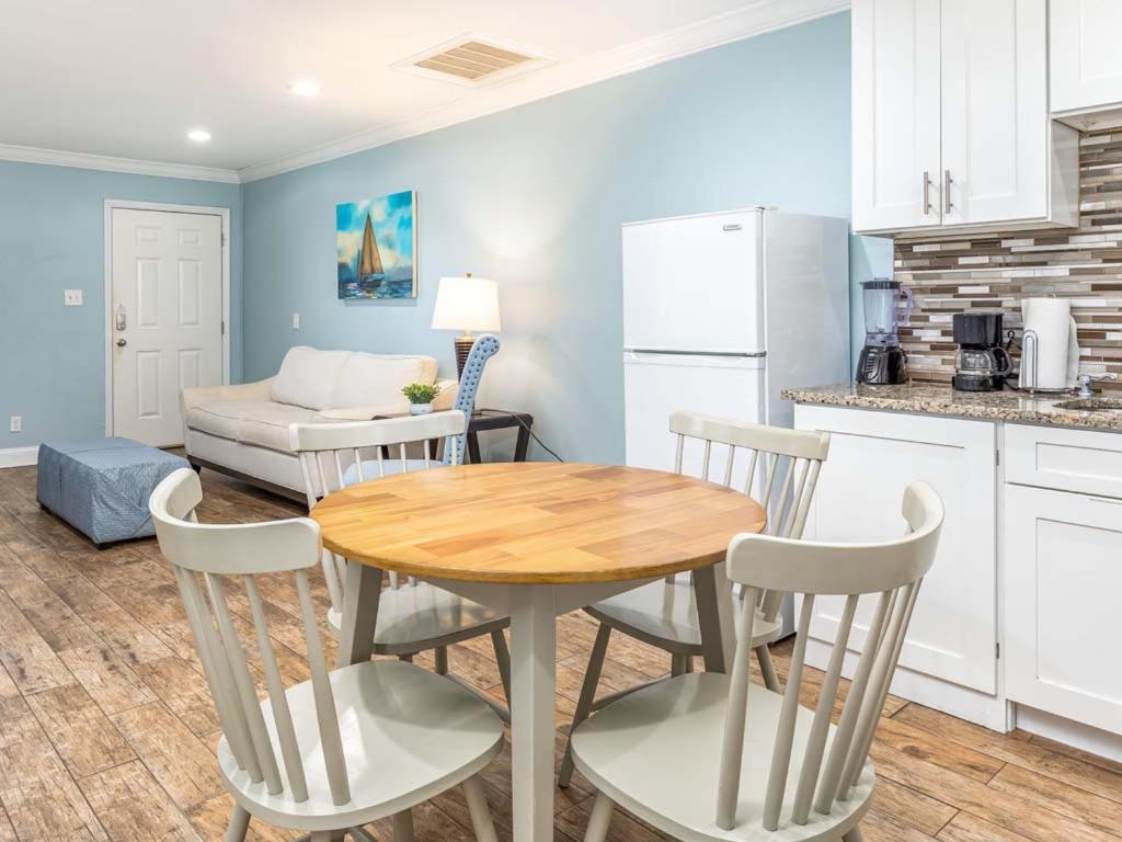 Dune B Apartment Tybee Island