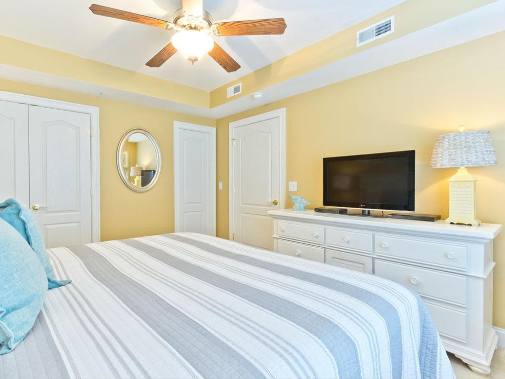 Gull Reef 635 Apartment