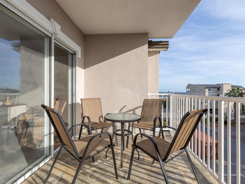 Gull Reef 633 Apartment