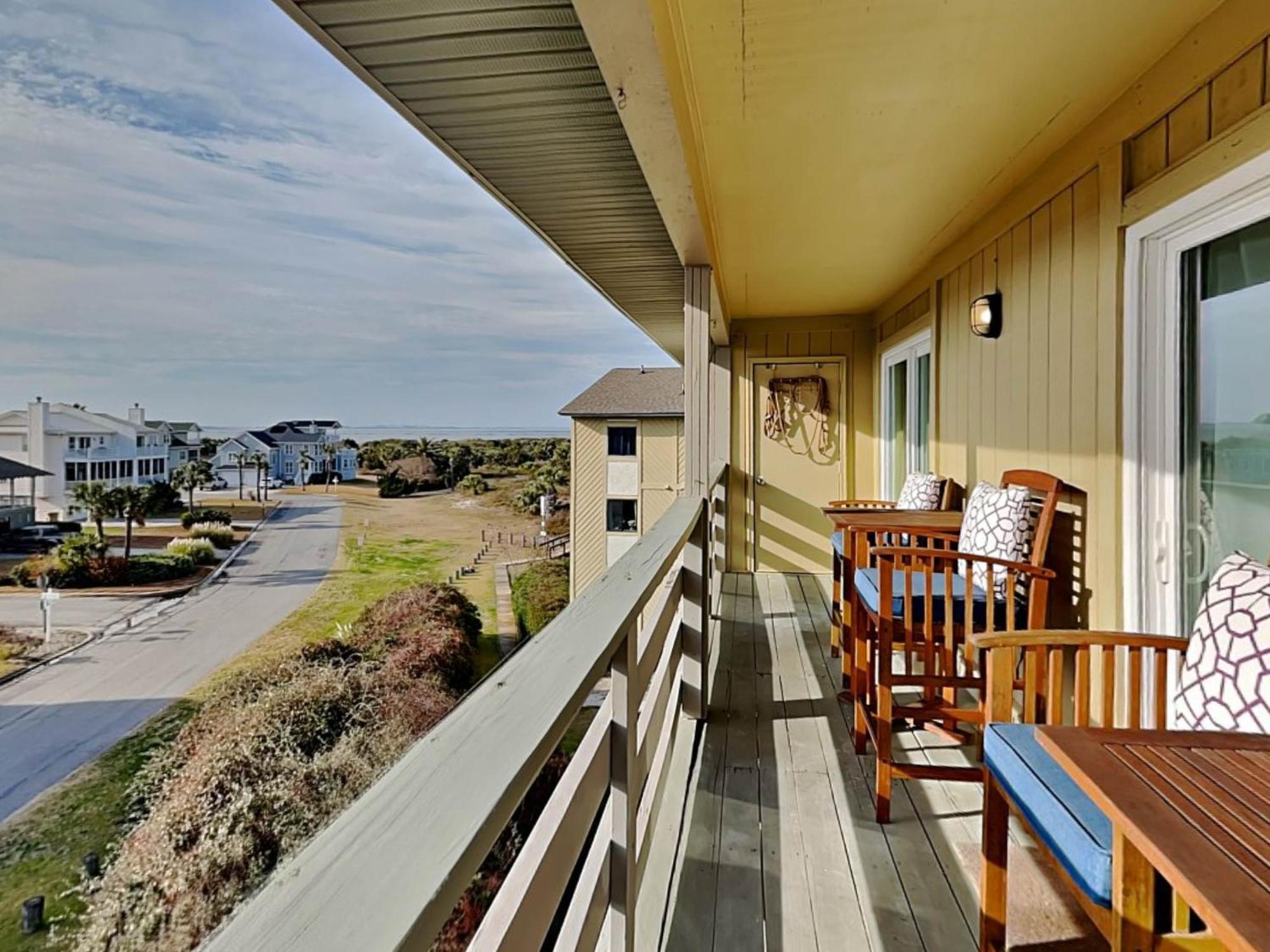 Apartment Lighthouse Point 9c