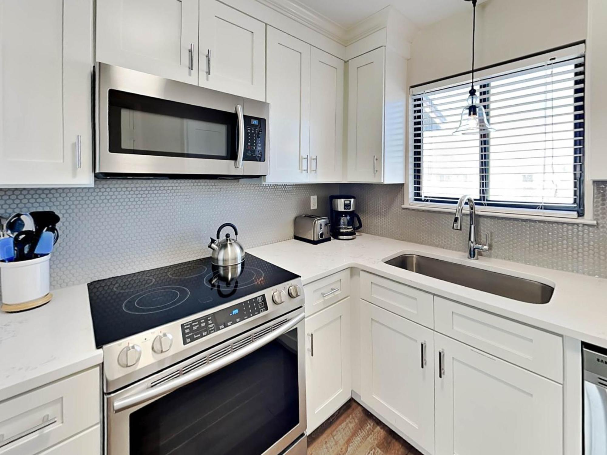 Lighthouse Point 9c Apartment