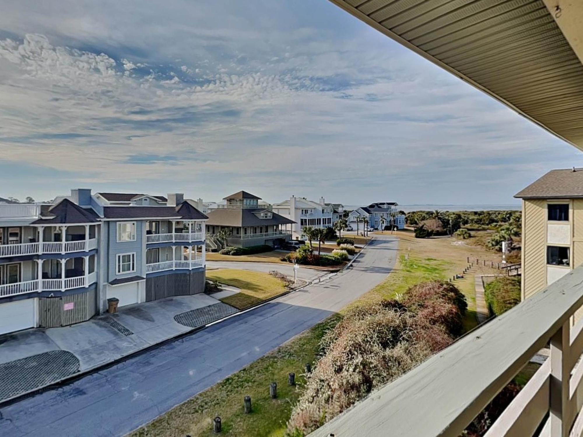 Lighthouse Point 9c *