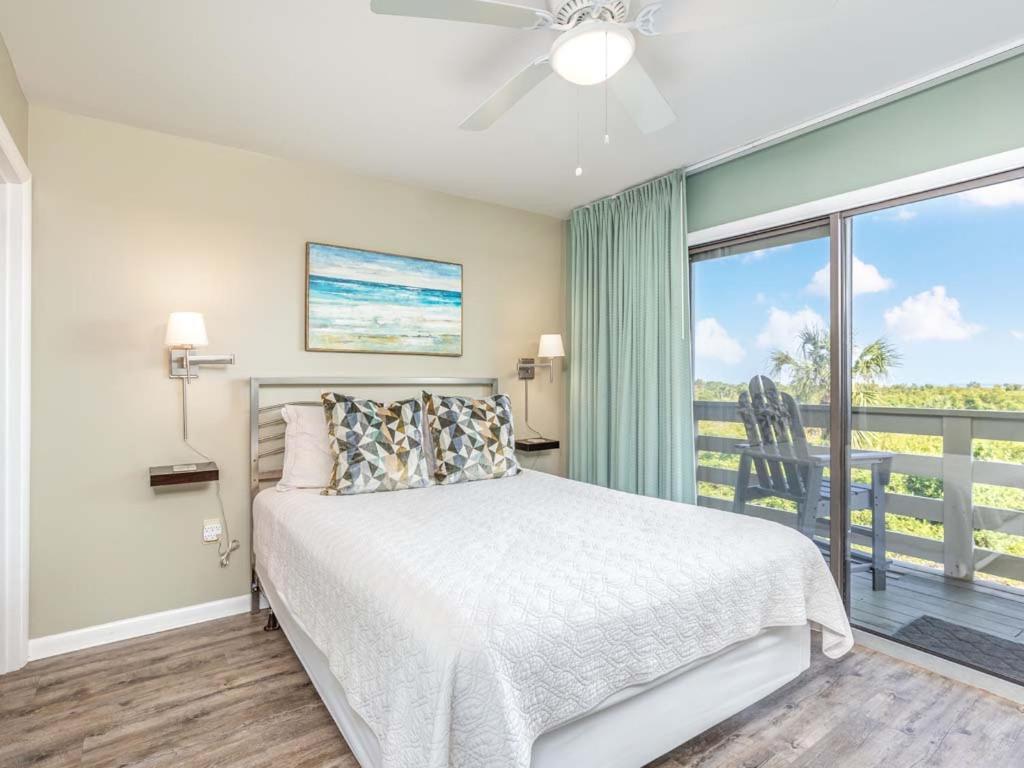 Apartment Lighthouse Point 15a