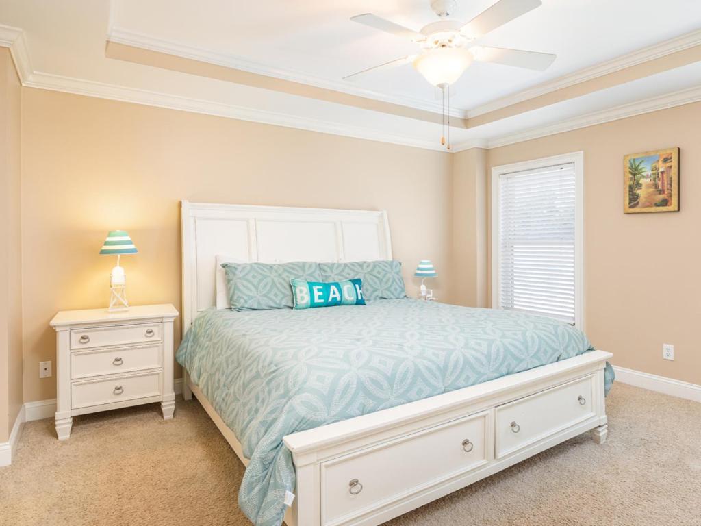 Silver Seas 203 Apartment