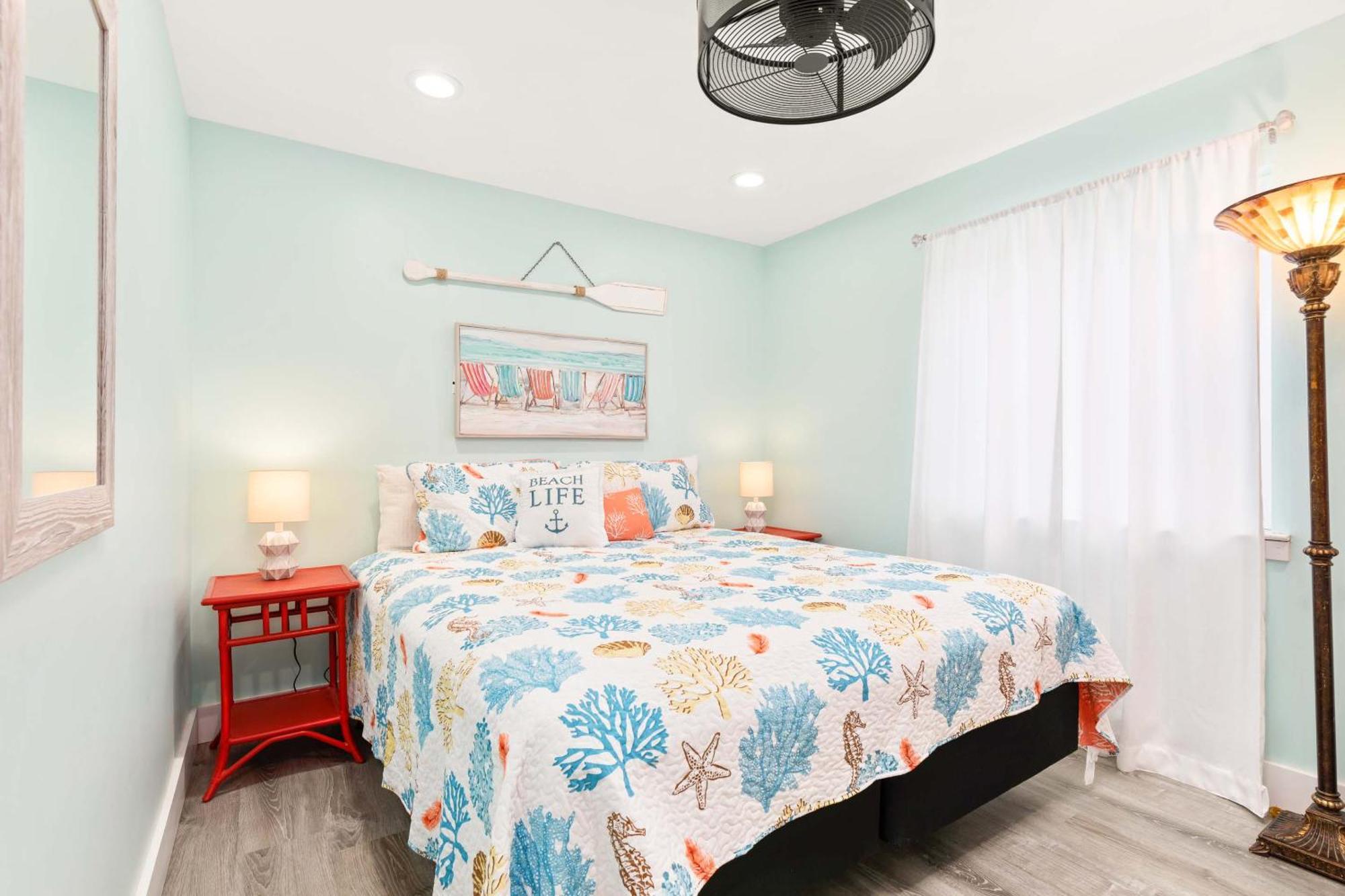 Lighthouse Point 20b *
