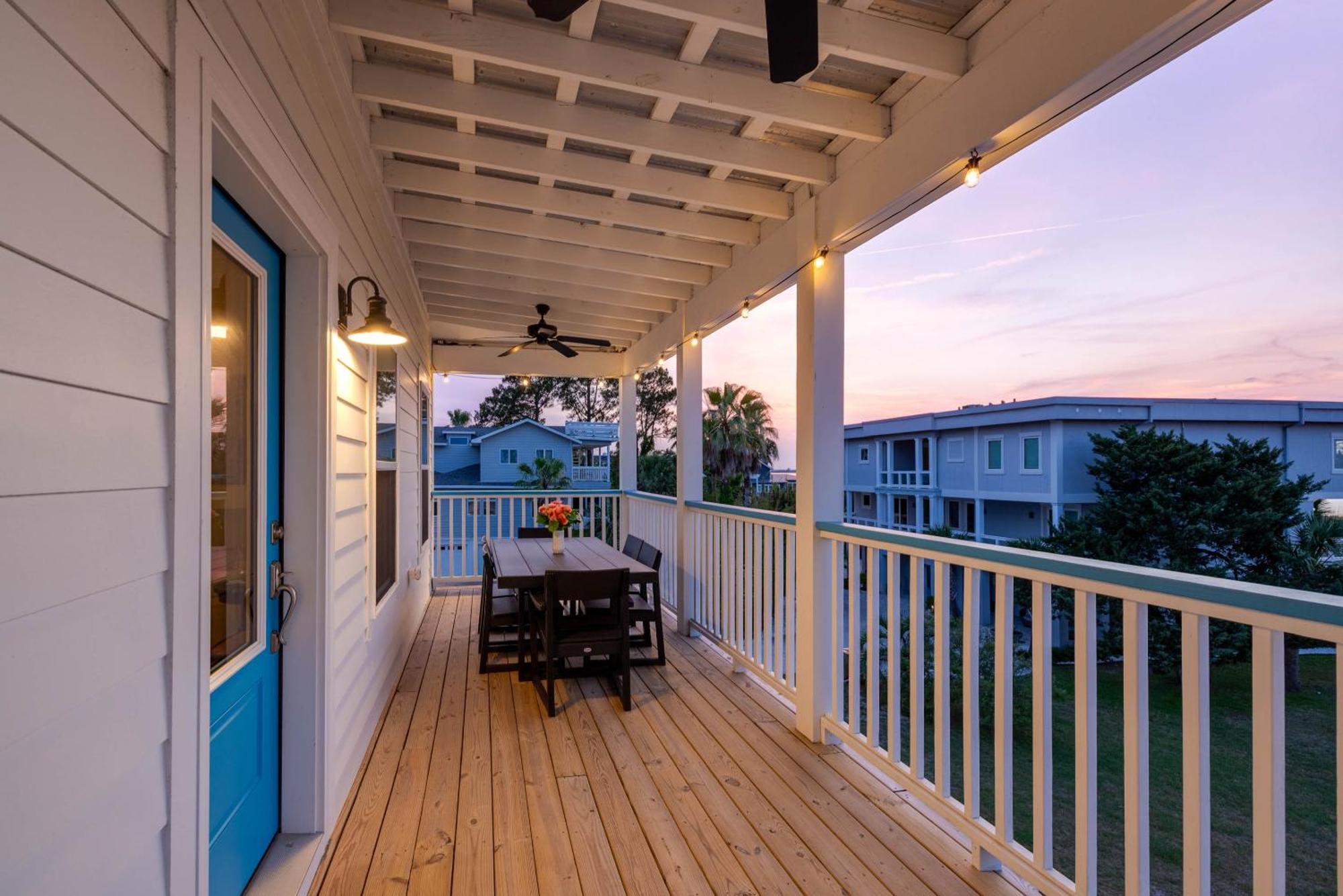 Shore Beats Work Holiday home