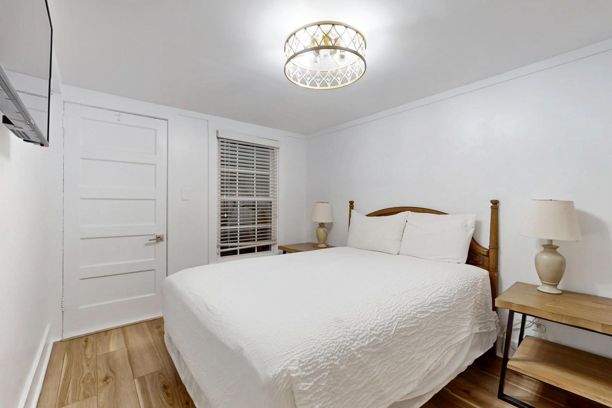 Georgianne Six Aparthotel