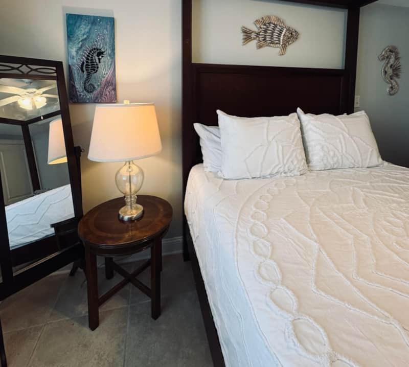 Apartment Salty On Pier Walk 15th Street Tybee Island