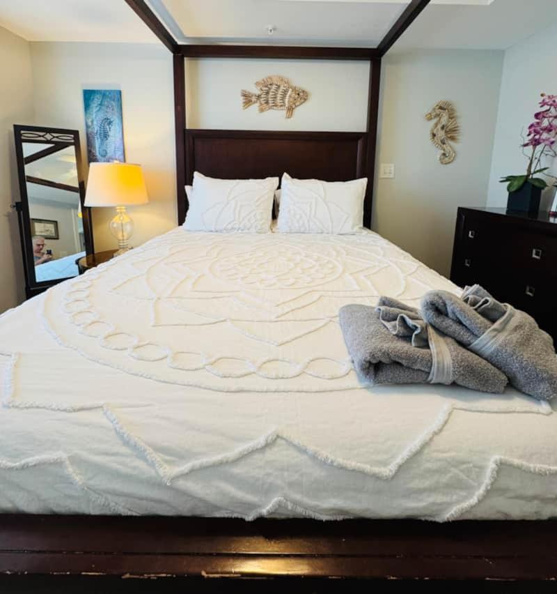 Salty On Pier Walk 15th Street Apartment Tybee Island