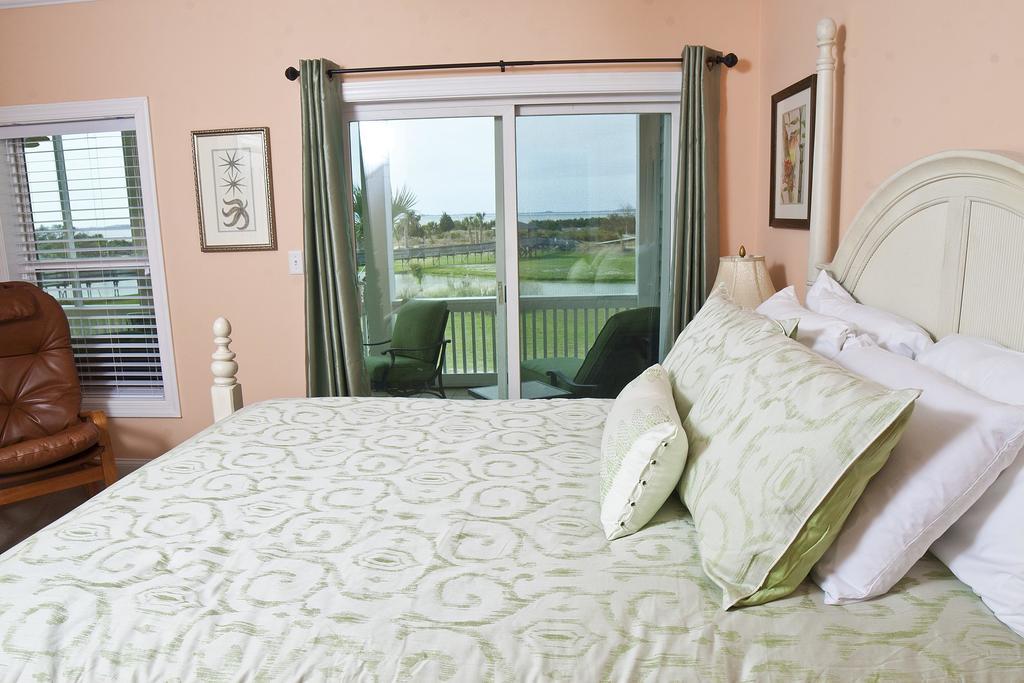 Admiral's View At Captain's Row - Five Bedroom Holiday home Tybee Island