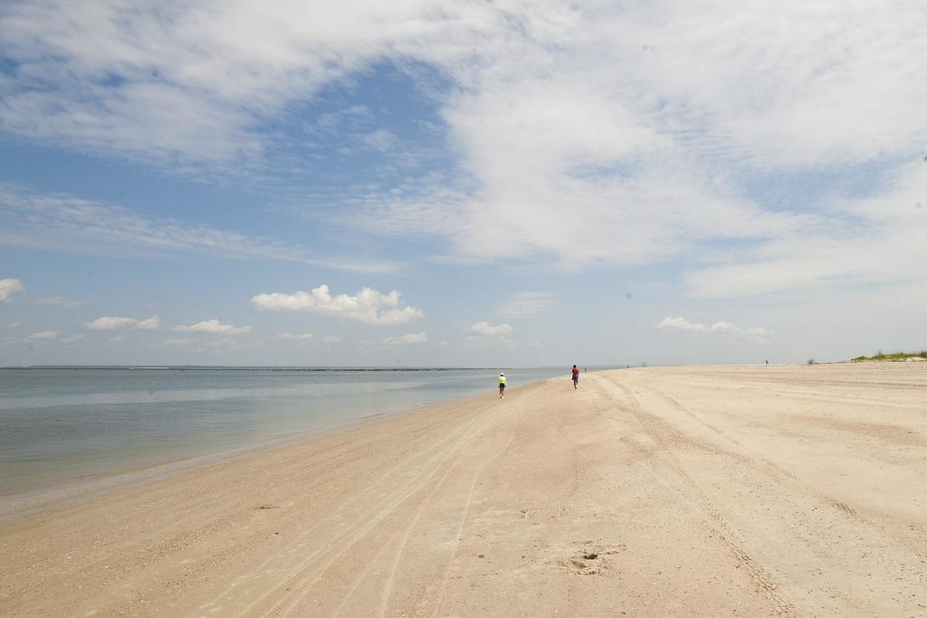 Admiral's View At Captain's Row - Five Bedroom * Tybee Island