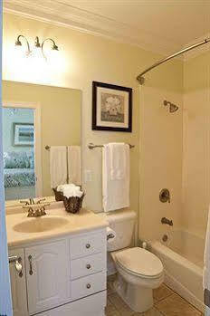 Admiral's View At Captain's Row - Five Bedroom * Tybee Island