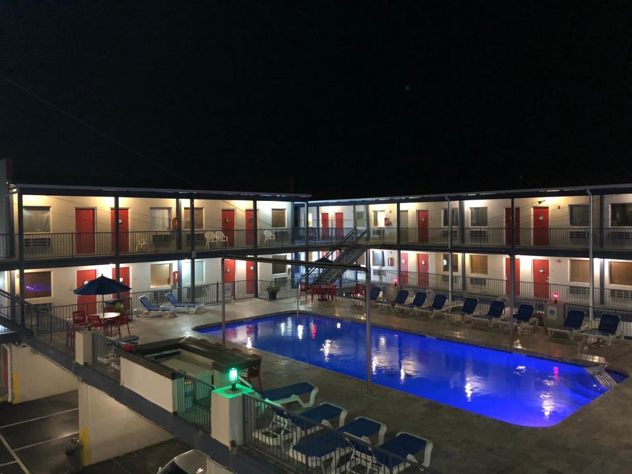 Resort Sea And Breeze And 3*