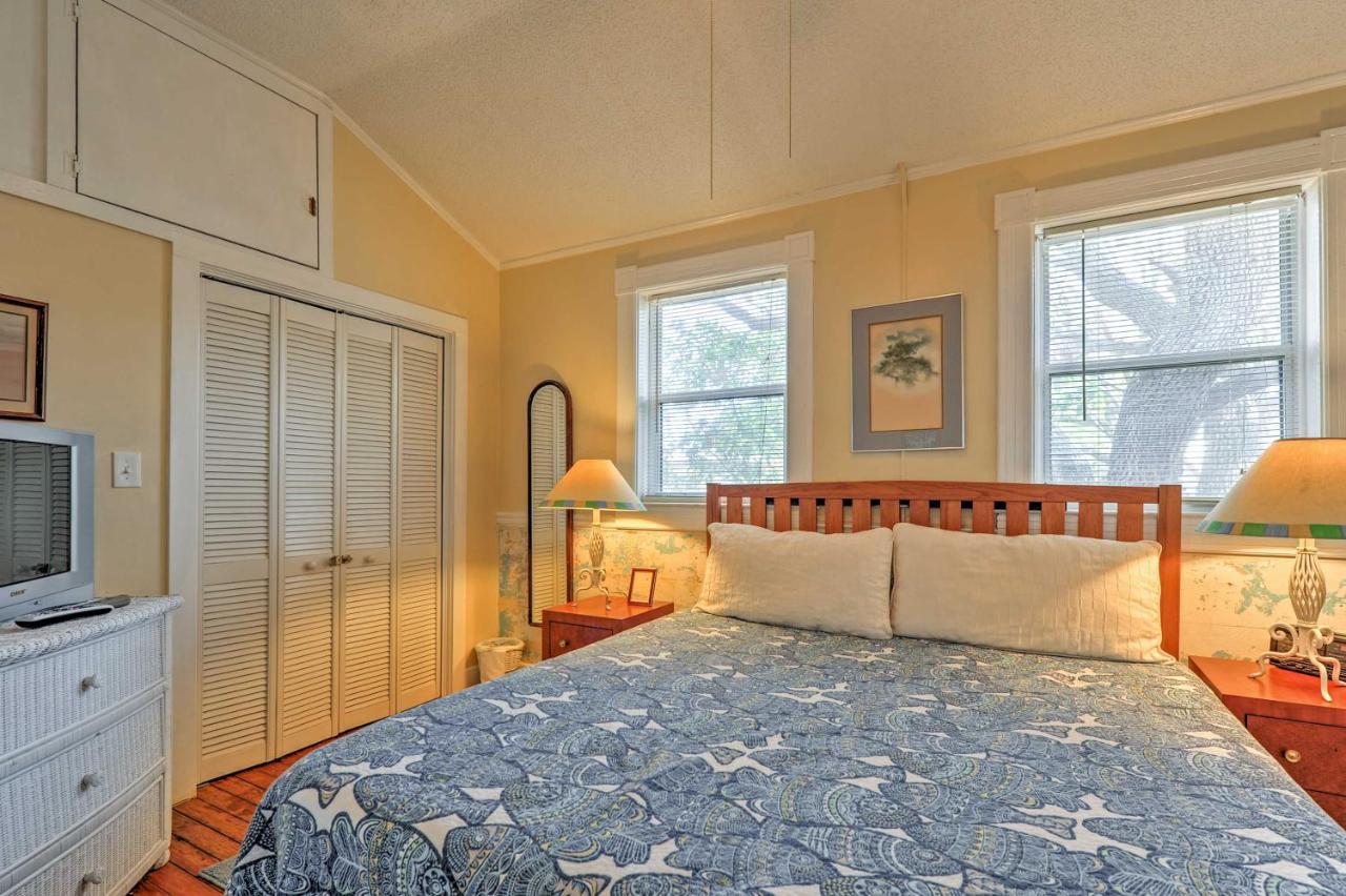 Blue With Patio, Walk To Beach Holiday home Tybee Island
