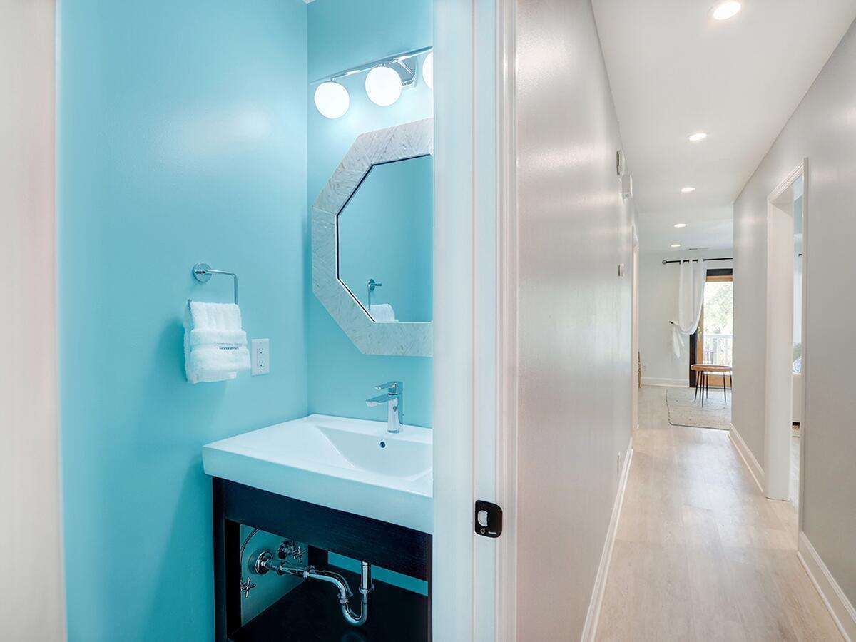 Deja Blue A & B Holiday home
