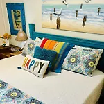 Mini Pearl, Private 2 Bedroom - 1 Block To Beach!