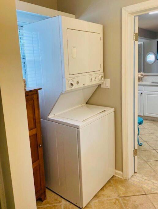 Mini Pearl, Private 2 Bedroom - 1 Block To Beach!