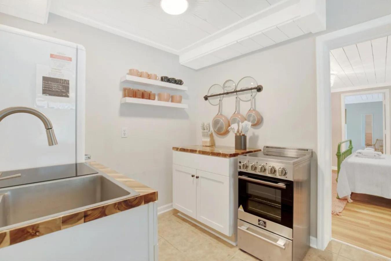 6 Bed 4 Ba Style W Heated Pool * Tybee Island