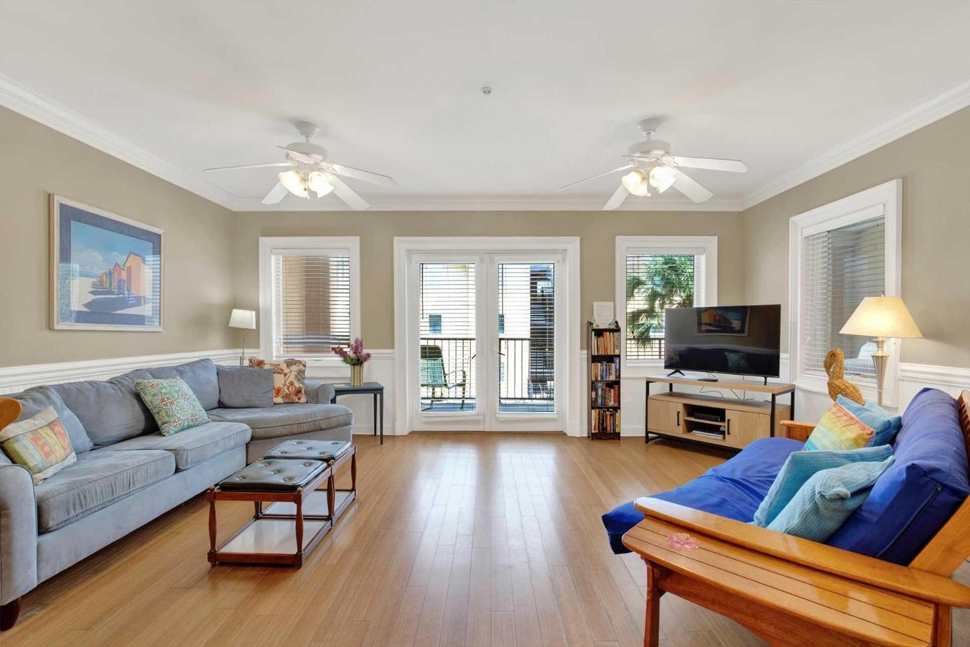 Brass Rail 212 Holiday home