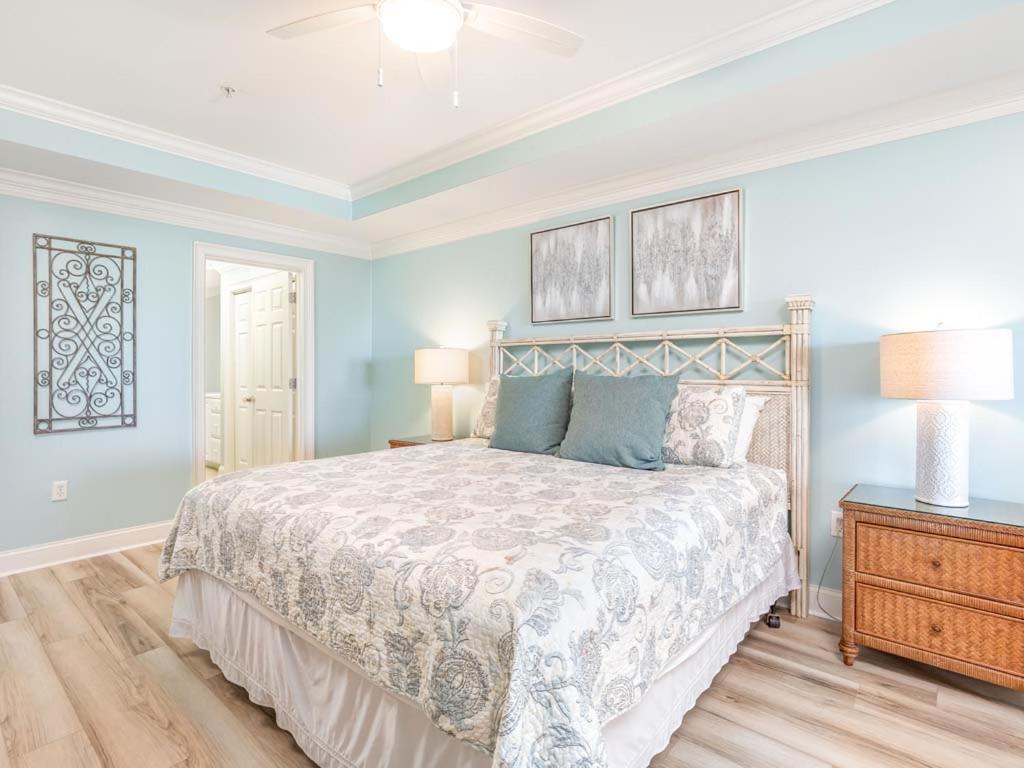 Brass Rail 306 Apartment