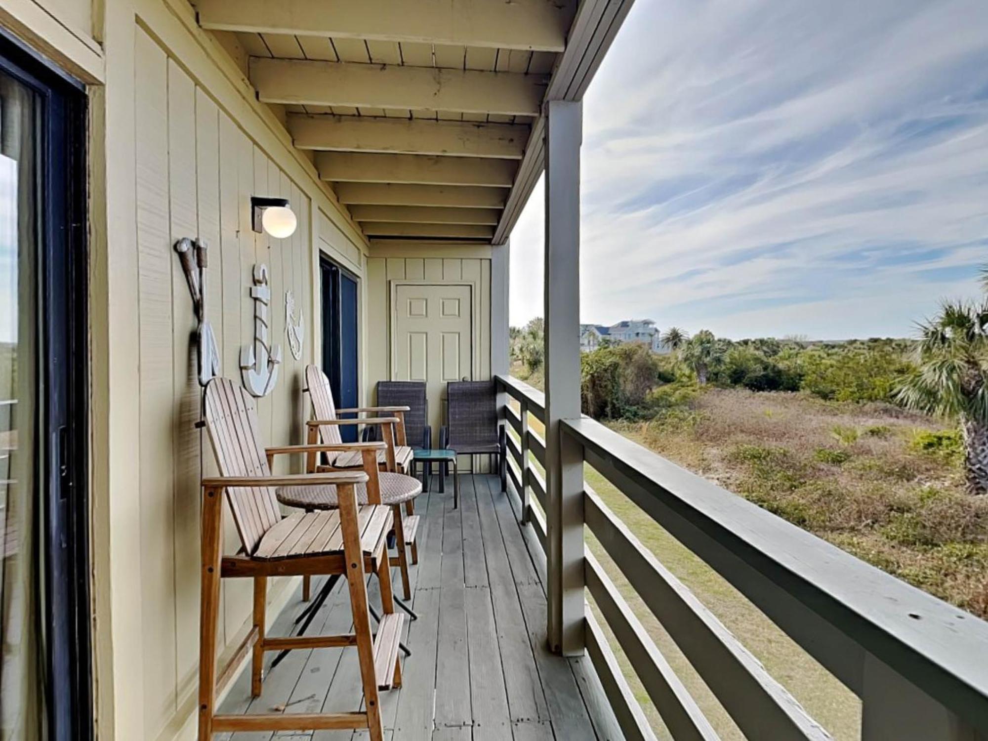 Lighthouse Point 20a *