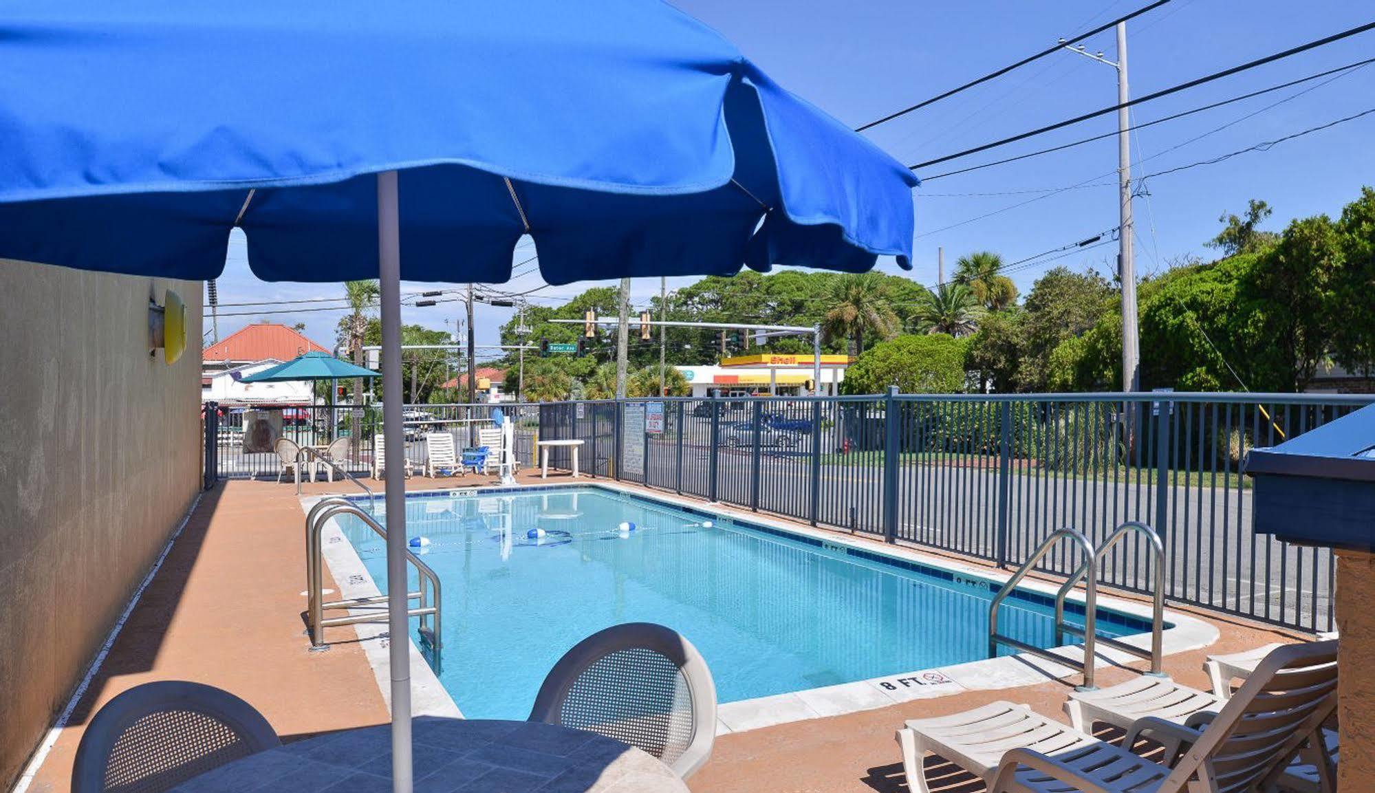 Sandcastle Motel 2*